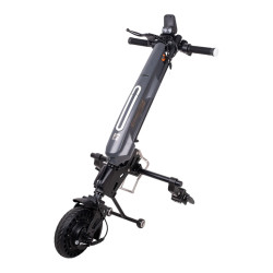 Système de propulsion électrique pour fauteuil roulant avec barre pour les repose-pieds