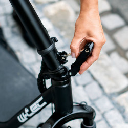 Trottinette électrique avec siège et cadre pliable puissance max 25 km/h - Autonomie 30 km