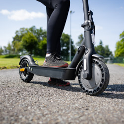 Trottinette électrique pliable 350 W avec vitesse max de 25 km/h et autonomie de 30 km - Roues 8,5"