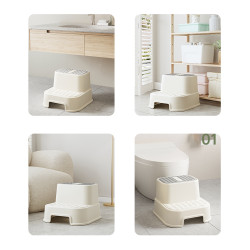 Marche pied pour enfants avec revêtement antidérapant pour le développement de l'autonomie