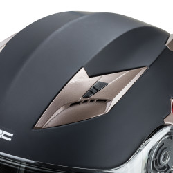 Casque de protection pour la moto avec partie avant renforcée et visière relevable anti-rayures