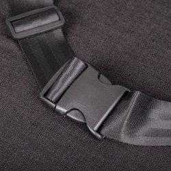 Fauteuil roulant motorisé 700 W avec contrôle par joystick et télécommande - Autonomie 24 km et vitesse ajustable jusqu'à 6 km/h