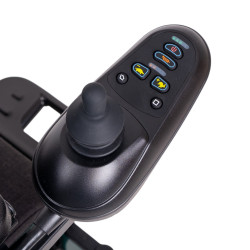 Fauteuil roulant motorisé 700 W avec contrôle par joystick et télécommande - Autonomie 24 km et vitesse ajustable jusqu'à 6 km/h