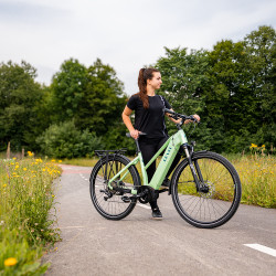 Vélo électrique de randonnée avec moteur et batterie Bosch - Roue de 28"