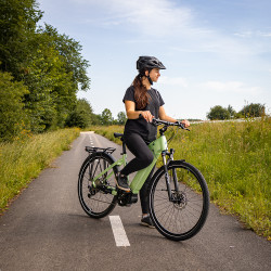Vélo électrique de randonnée avec moteur et batterie Bosch - Roue de 28"