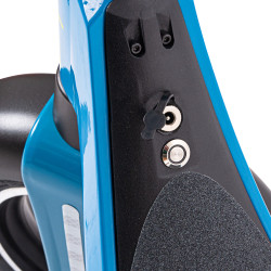 Trottinette électrique pliable avec planche rétroéclairé et autonomie jusqu'à 40 km - 25 km/h maximum