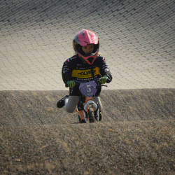 Vélo d'équilibre pour enfants dès 2 ans à deux roues gonflables 12" - Assise et guidon ajustables