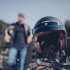 Ensemble vintage - Casque de moto ouvert avec lunettes de moto universelles