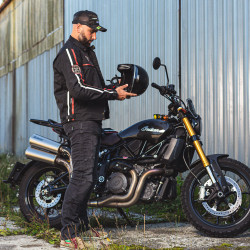 Casque de moto et de scooter ultra design et confort - Noir brillant