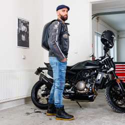 Sac à dos de moto étanche avec rangements ergonomique - coque en carbone